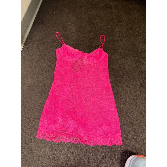 Victoria’s Secret pink lace top - Picture 1 of 5